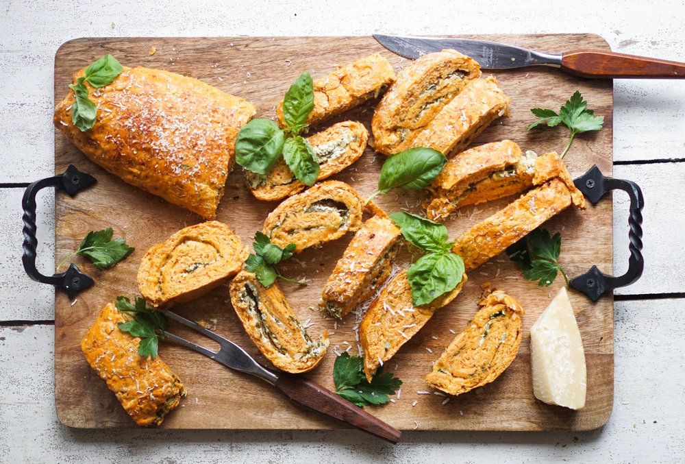 Tomato & Spinach Bread Roulade Recipe | SideChef