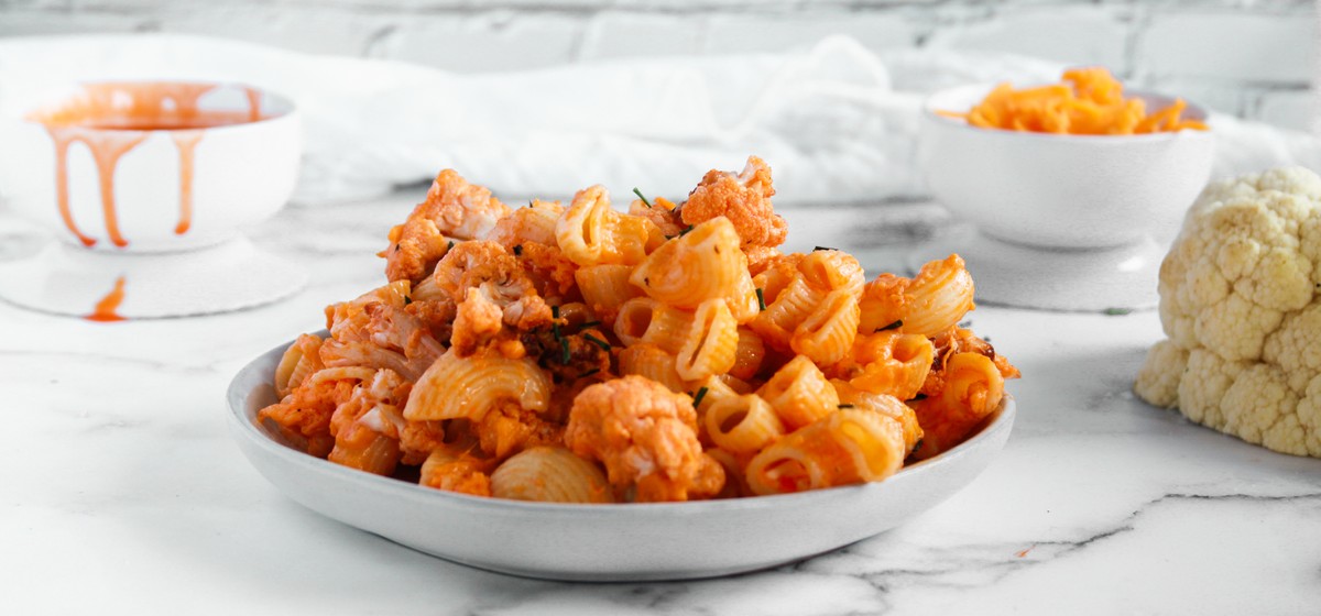 Buffalo Cauliflower Vegan Mac and Cheese Recipe | SideChef