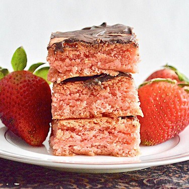 Strawberry Chocolate Mascarpone Brownies Recipe | SideChef