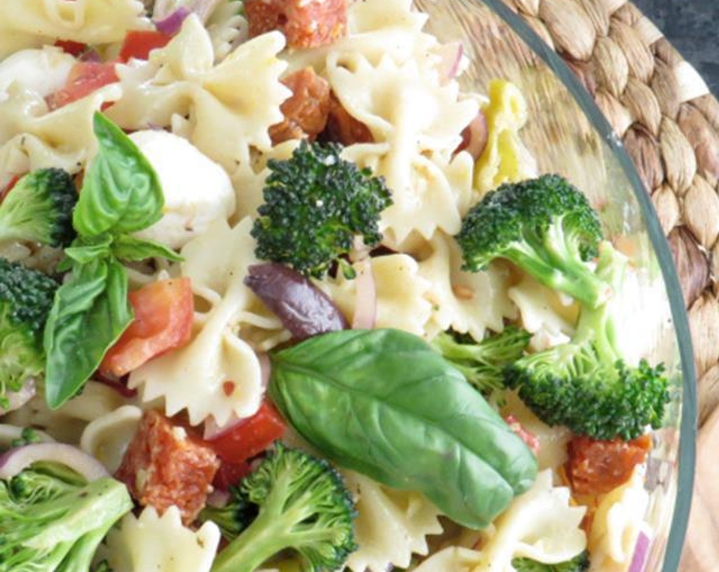 Farfalle with Pepperoni, Mozzarella, and Broccoli