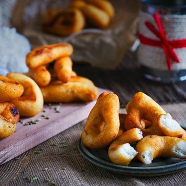 Venezuelan Party Fritters with Polenta and Fennel Seeds Recipe | SideChef