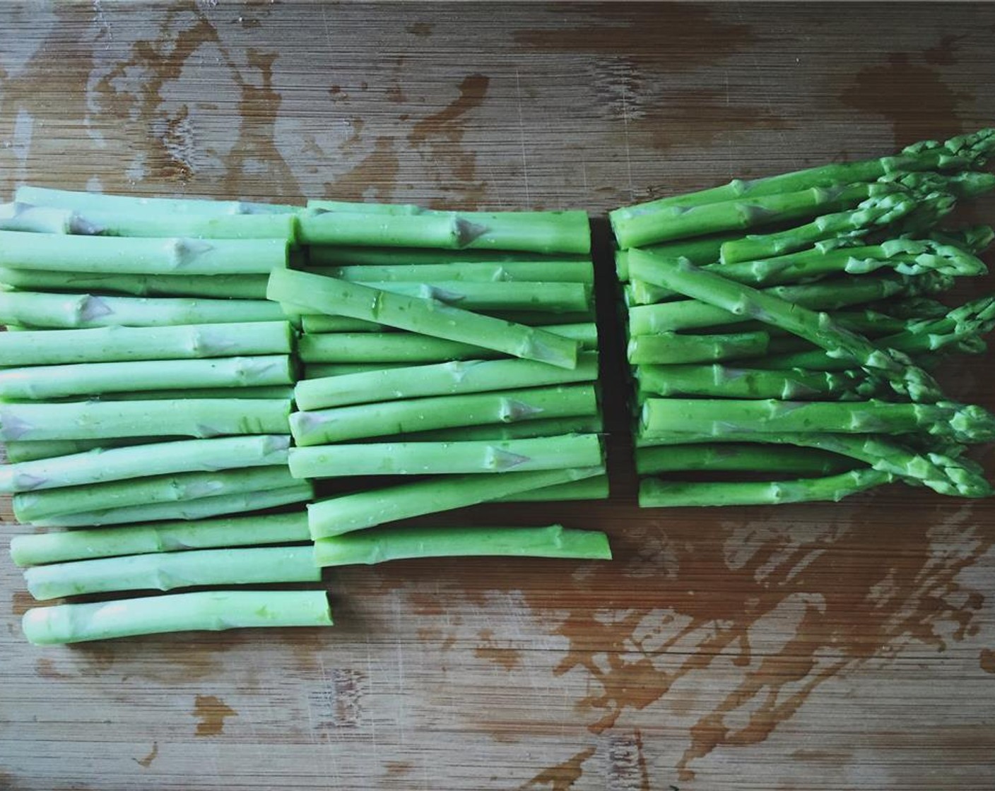 step 3 Chop the asparagus into equal length parts, about 8 cm.