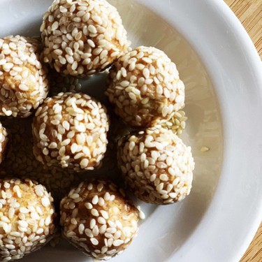 Apple Cinnamon Bliss Balls Recipe | SideChef