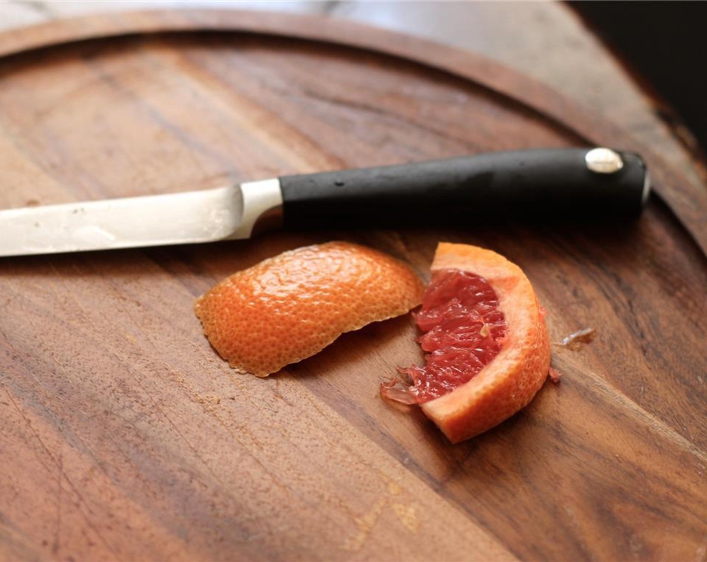 step 1 Slice Grapefruit (2 slices) into thin slices.