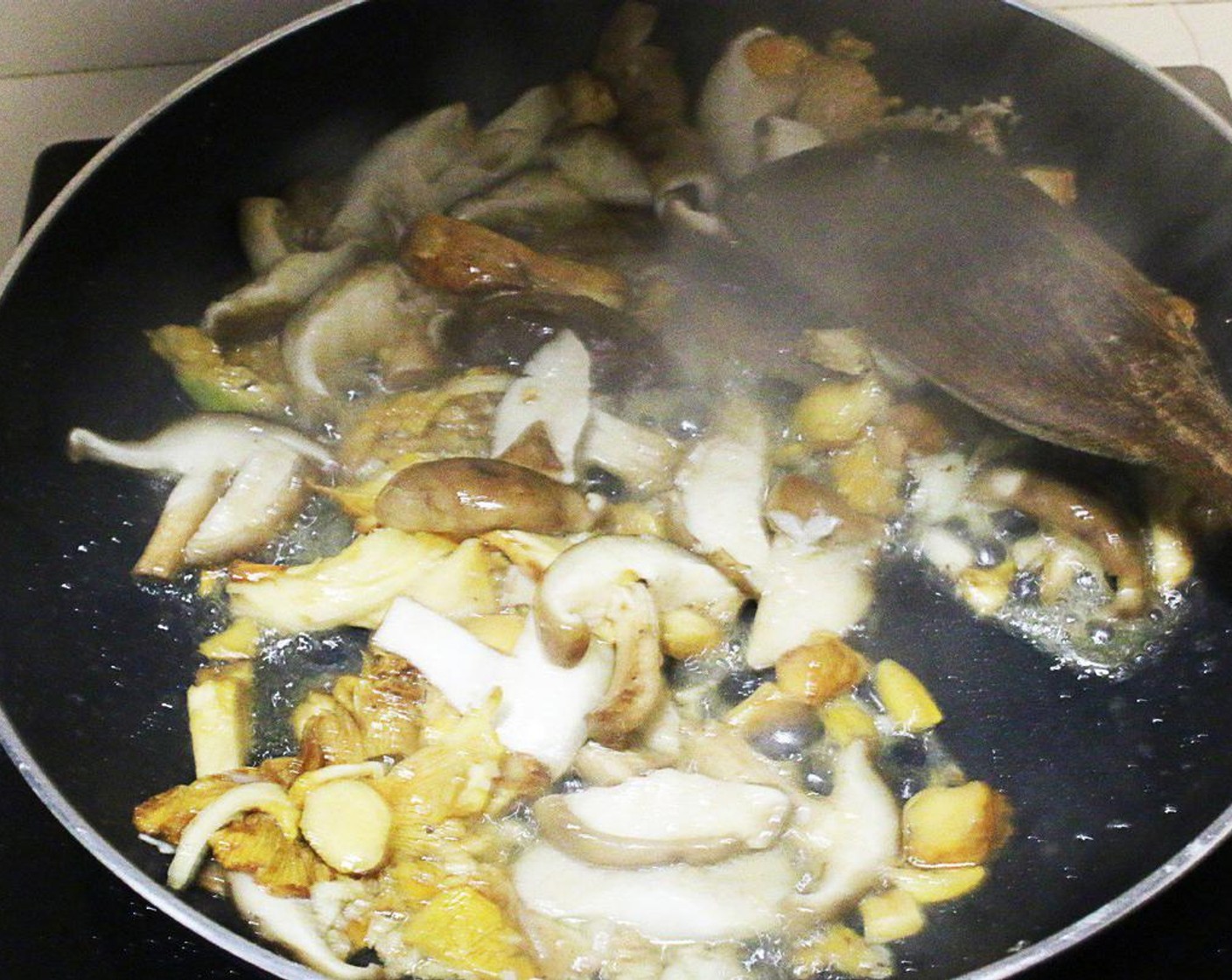 step 2 Add the Shiitake Mushrooms (1 1/2 cups) and stir-fry for 2-3 minutes.