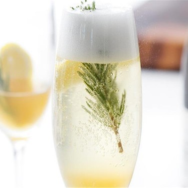 Sparkling Lemon Rosemary Cocktail Recipe | SideChef