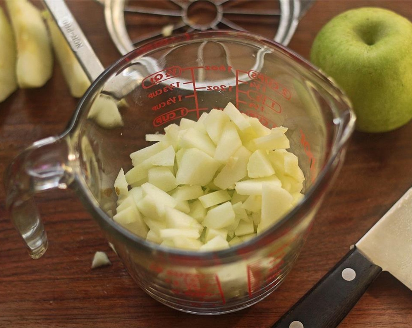 step 2 Chop the apples.