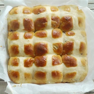 Brown Sugar Cranberry Hot Cross Bun Recipe | SideChef