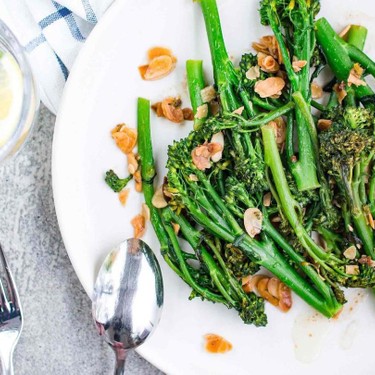 Tenderstem Broccoli with Garlic & Almond Recipe | SideChef