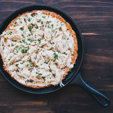 Garlic Parmesan Chicken Cauliflower Pizza Recipe | SideChef