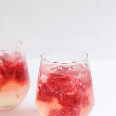 Iced Raspberry Spritz Recipe | SideChef