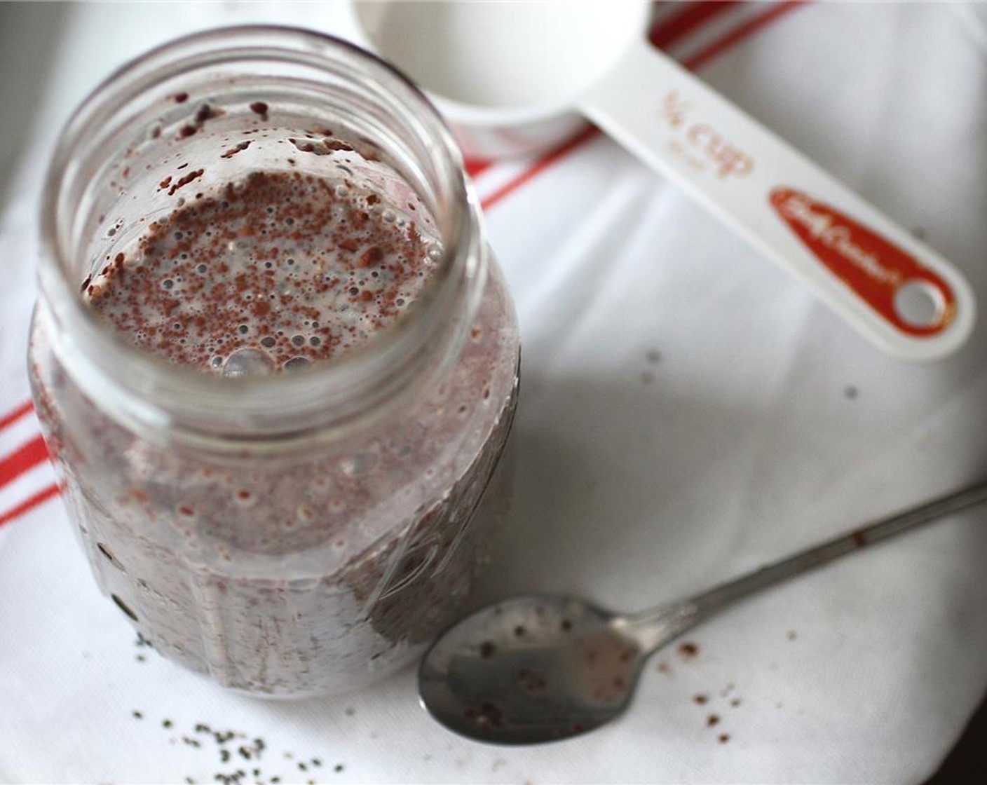 step 2 Pour the chia seeds and the milk into a mason jar or other sealable jar. Add the cocoa powder and agave, and give everything a good stirring. Screw the lid on tight and give a little extra shake to make sure everything is mixed up well.