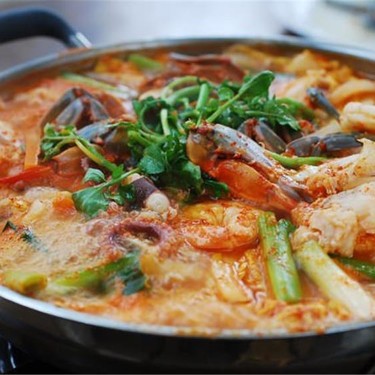 Haemul Jeongol (Spicy Seafood Hot Pot) Recipe | SideChef