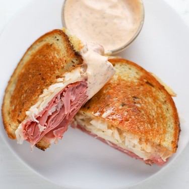 Reuben Sandwich with Russian Aioli Recipe | SideChef