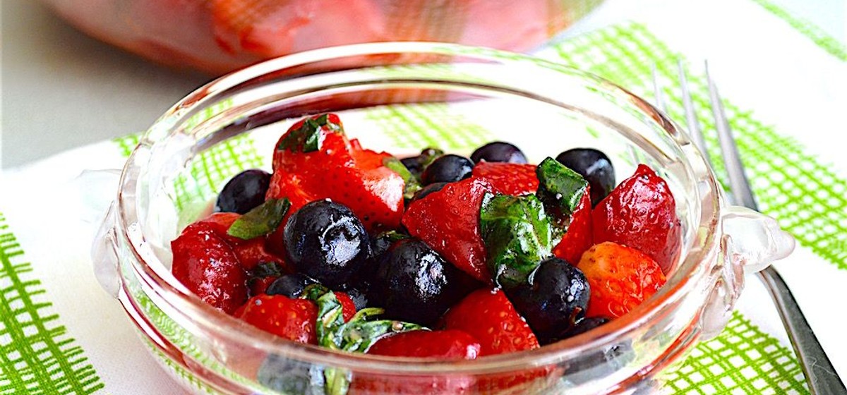 Berry Basil Salad Recipe | SideChef