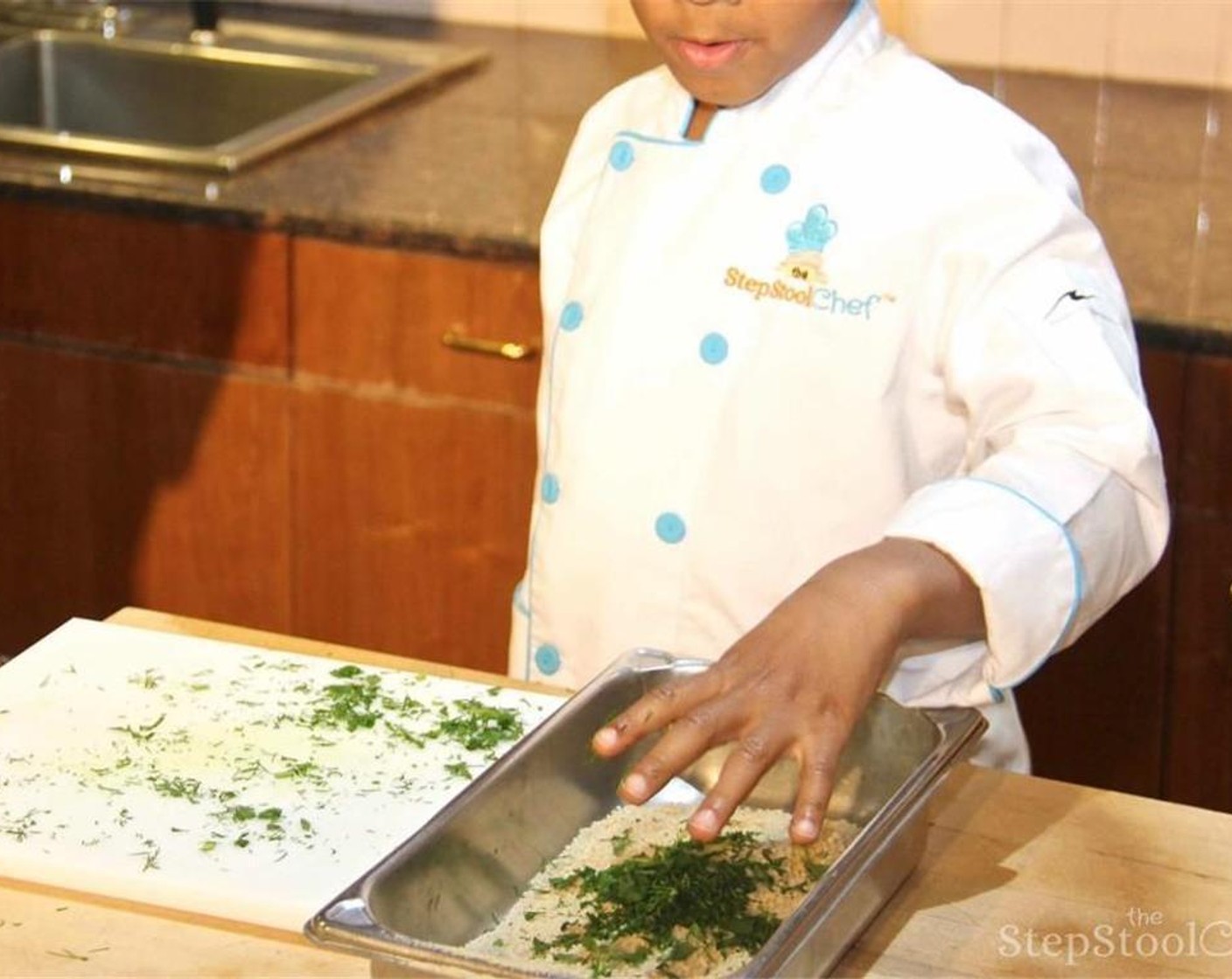 step 3 Add the chopped parsley and herbs with the Italian-Style Breadcrumbs (2 cups) in a deep plate or square dish and combine.