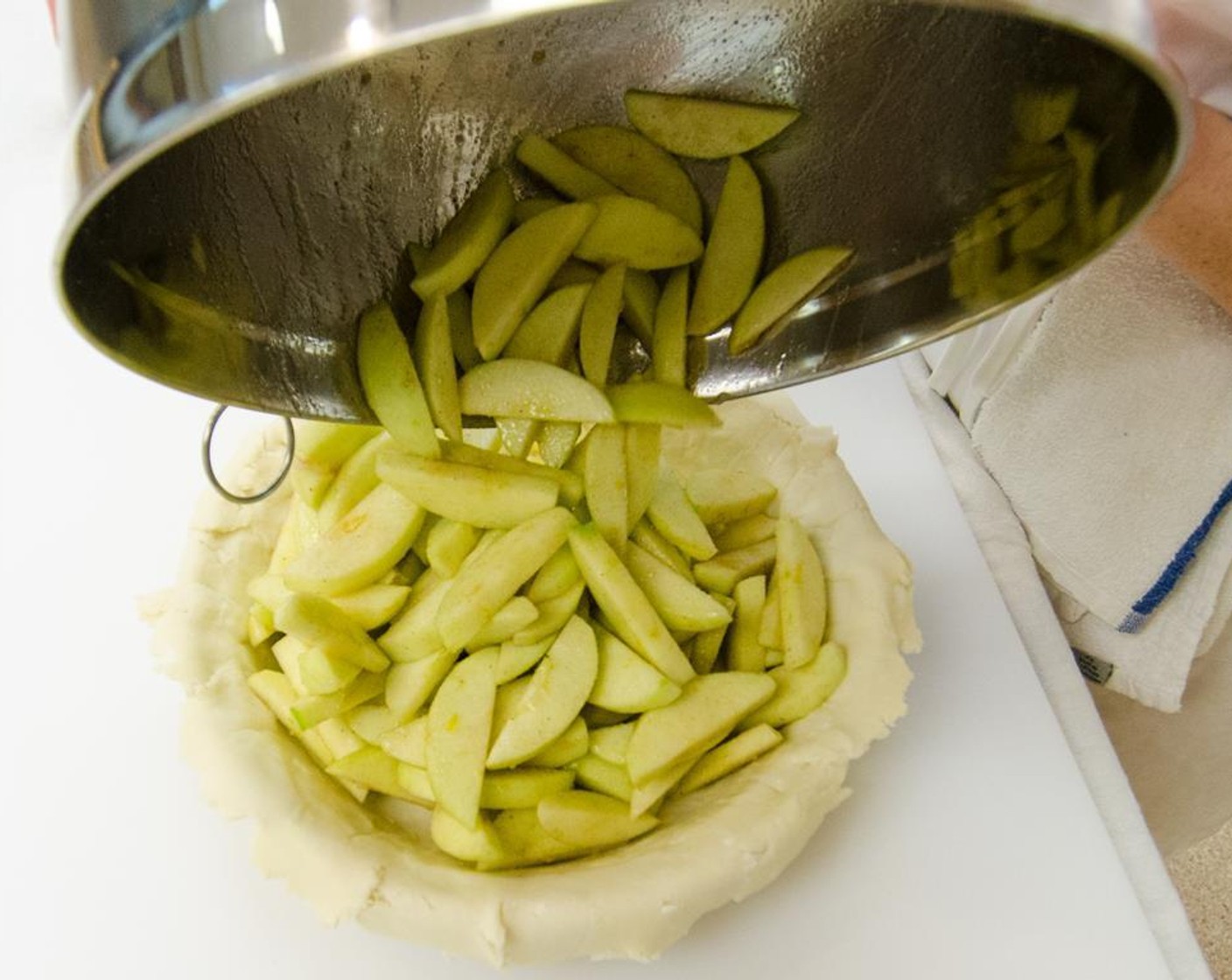 step 19 Pour apple mixture into the pie shell.