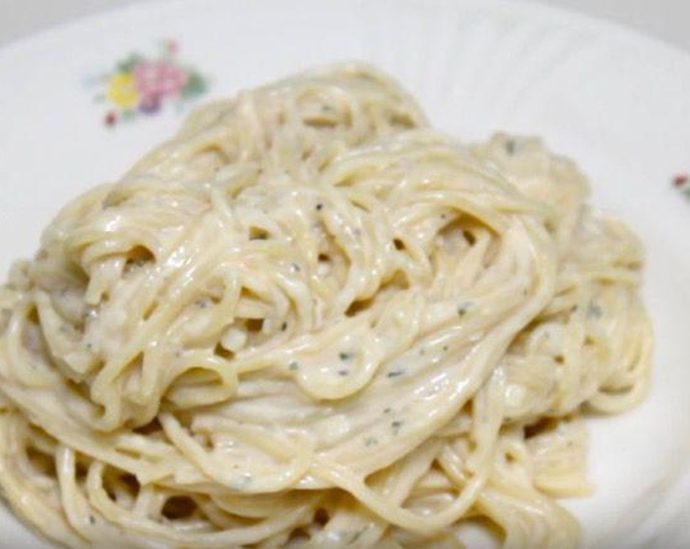 One Pot Creamy Garlic Spaghetti