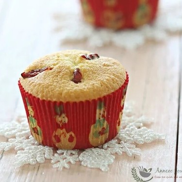 Cranberry Butter Cupcakes Recipe | SideChef