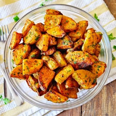 Roasted Spanish Potatoes with Paprika and Parsley Recipe | SideChef