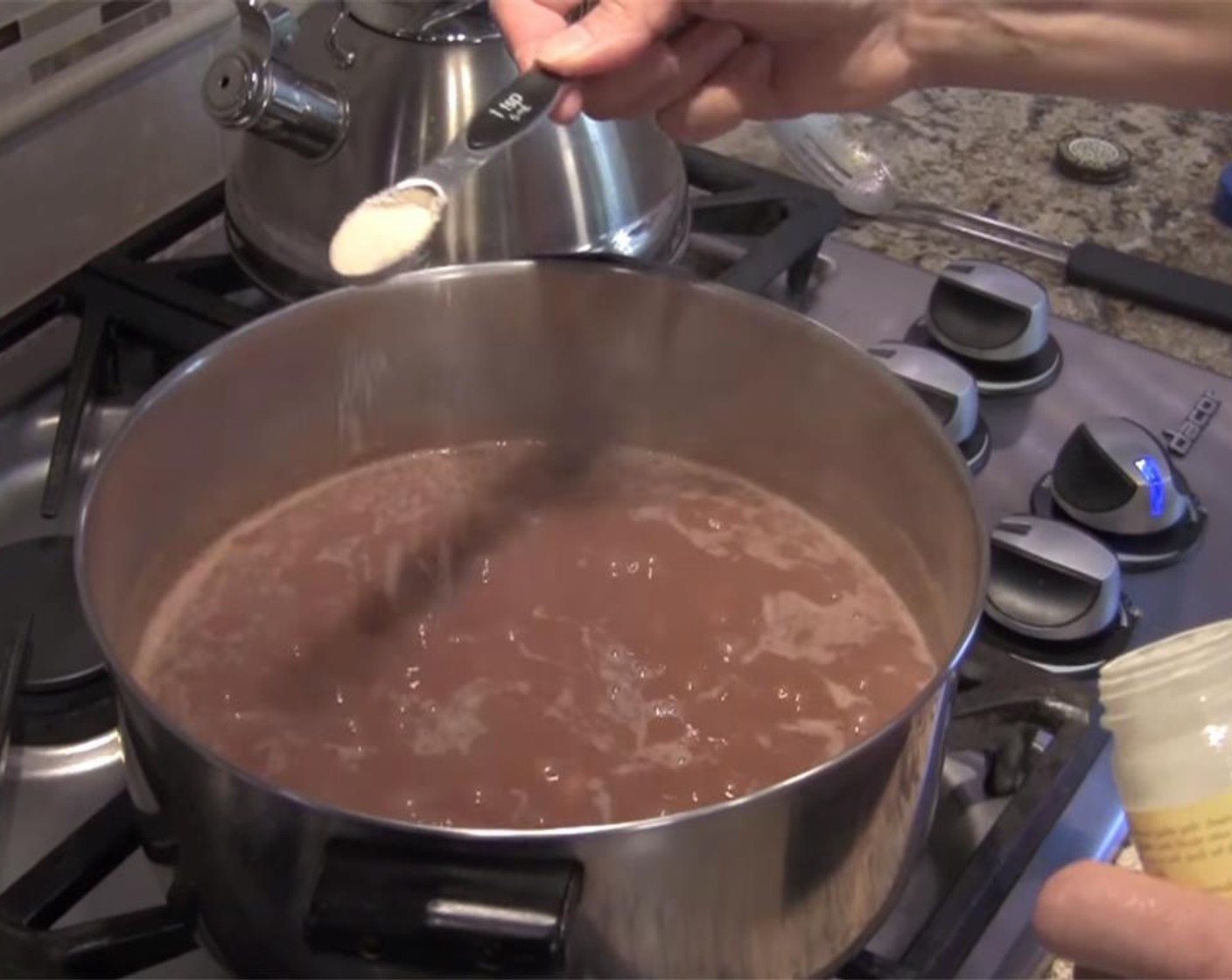 step 4 Taste beans, and add Sea Salt (2 tsp), Vegetable Oil (2/3 cup), Garlic (1 head) and Vine-Ripened Tomato (1) as needed. Stir until combined. Let simmer, uncovered, for 1.5 hr, stirring occasionally.