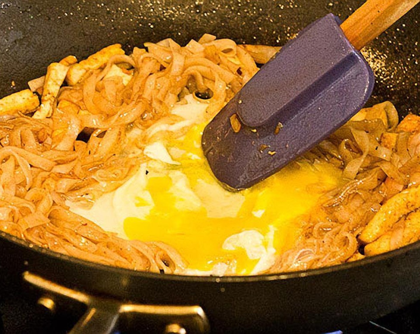 step 12 Crack the Eggs (4) wait 15 secs to set, then mix into the noodles. Sprinkle some Ground White Pepper (1 tsp), add bean sprouts, and up to 1 Tbsp more sauce.