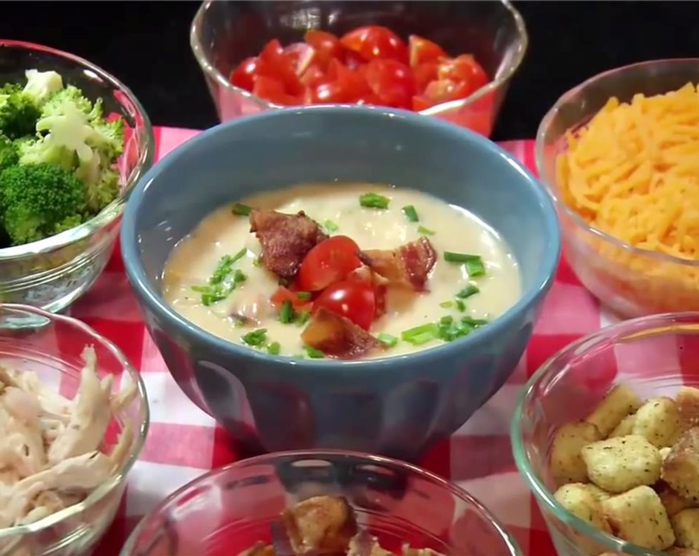 step 4 Sprinkle with the remaining Fresh Chives (4 Tbsp). Add any remaining bacon or your favorite toppings.