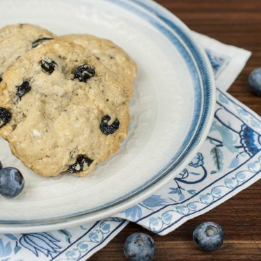 Blueberry White Chocolate Oatmeal Cookies Recipe | SideChef