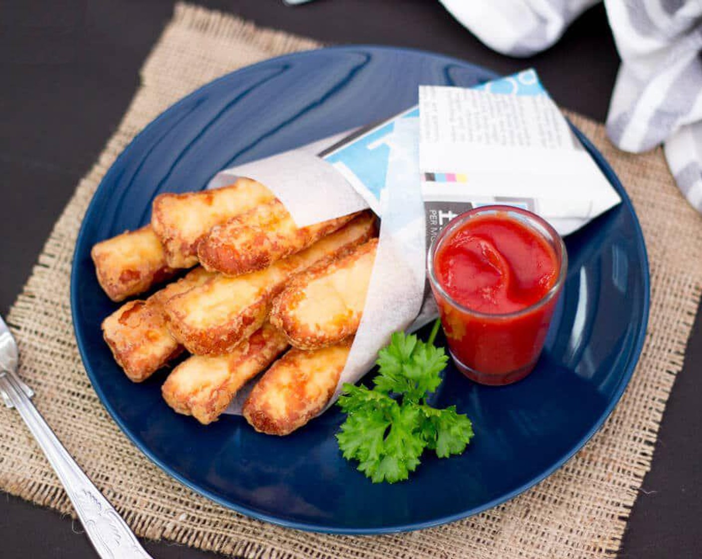 step 5 When they are nice and golden, remove from the pan and place onto a plate topped with a paper towel to absorb any excess oil. Then repeat for the remaining fries until they’re all beautiful cheesy fries of deliciousness! Serve with dipping sauce of choice.