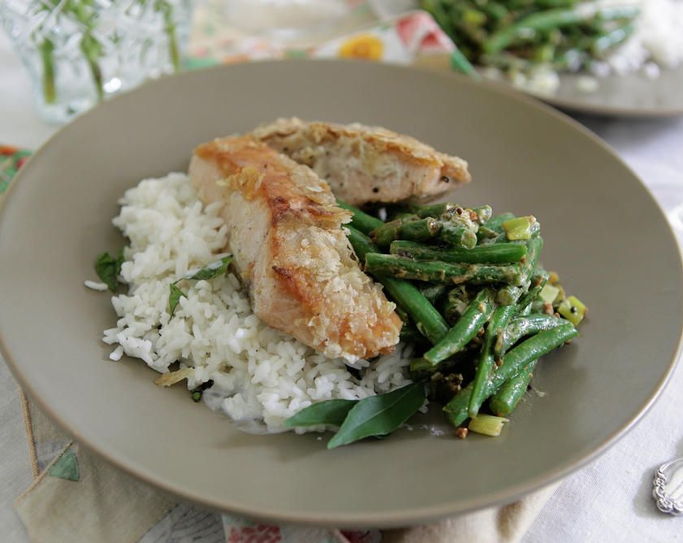 Poha Crusted Salmon with Green Beans and Rice