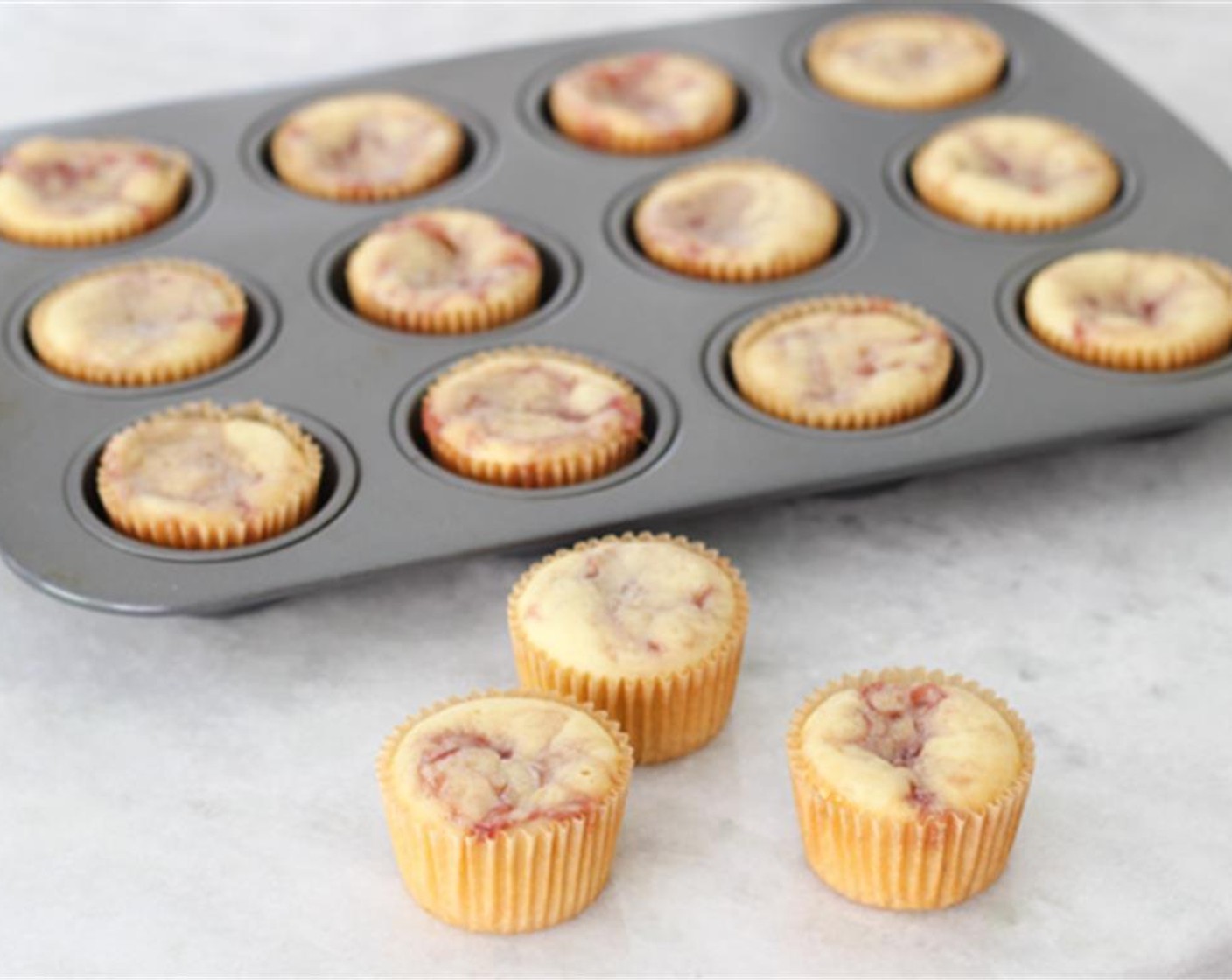 step 6 Bake the cupcakes in the preheated oven for 18-20 minutes. Cool completely on cooling racks.