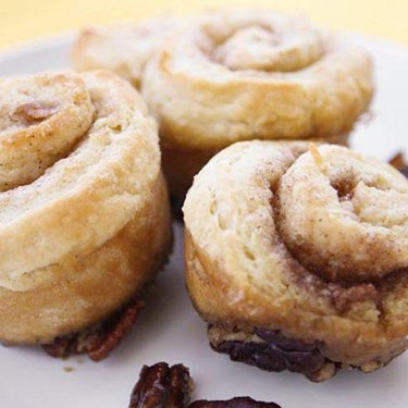 Pecan-Maple Sticky Rolls Recipe | SideChef