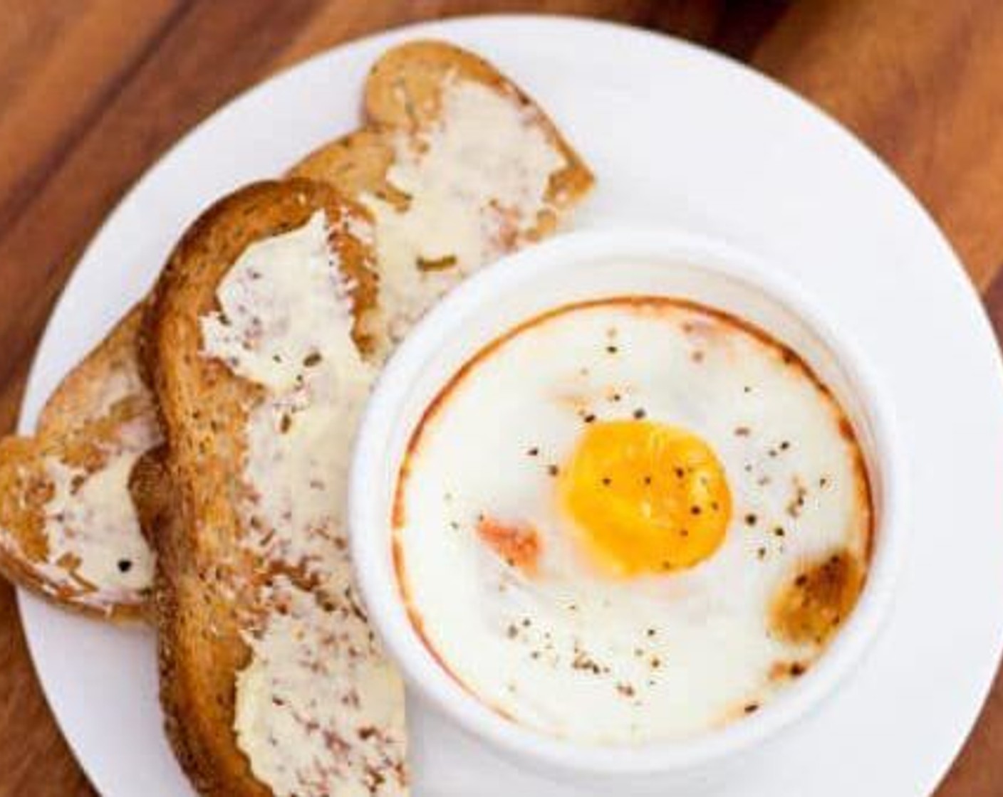 Easy Baked Eggs Ham & Tomato