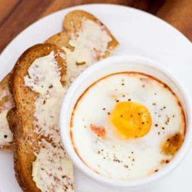 Easy Baked Eggs Ham & Tomato Recipe | SideChef