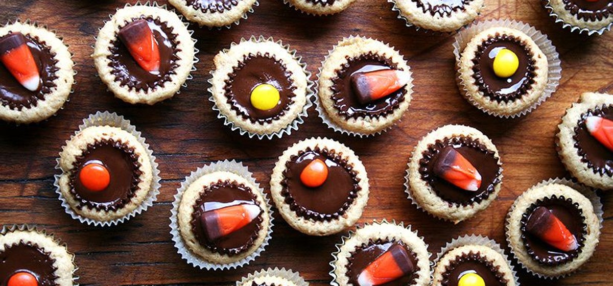 Mini Halloween Cupcakes Recipe | SideChef