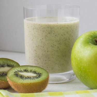 Apple, Kiwi, and Chia Seed Smoothie Recipe | SideChef