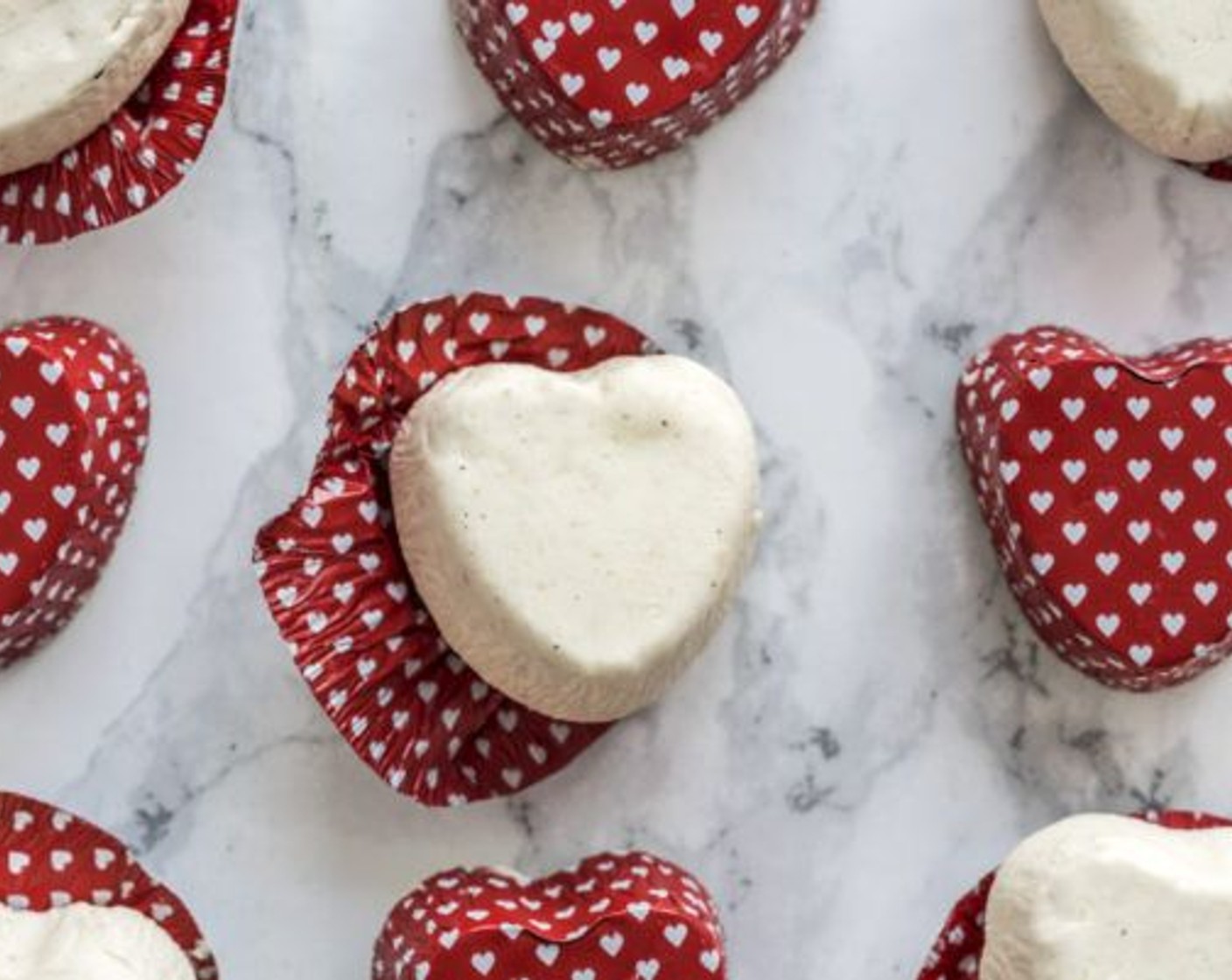 step 2 Press the chocolate into a suitable form. Sprinkle with Freeze Dried Strawberries (1 Tbsp).