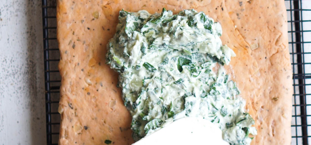 Tomato & Spinach Bread Roulade Recipe | SideChef