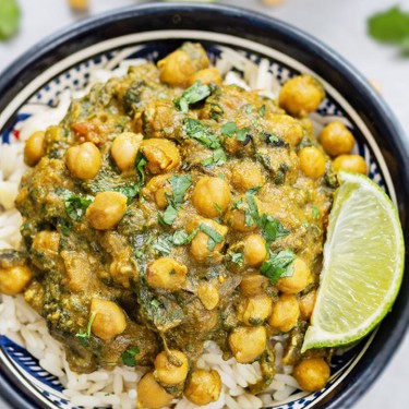Chickpea Curry with Spinach and Mushrooms Recipe | SideChef