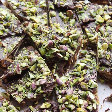 Dark Chocolate and Pistachio Matzo Toffee Bark Recipe | SideChef