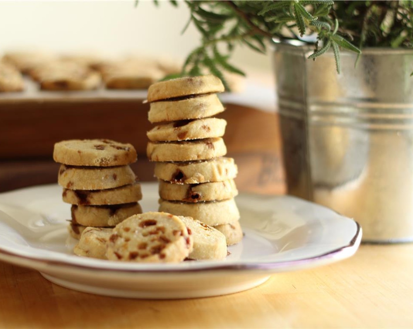 step 15 Bake for 15-20 minutes, or until the cookies are golden brown. Allow to cool completely before eating. You can store the cookies in a sealed container at room temperature for up to 1 week!