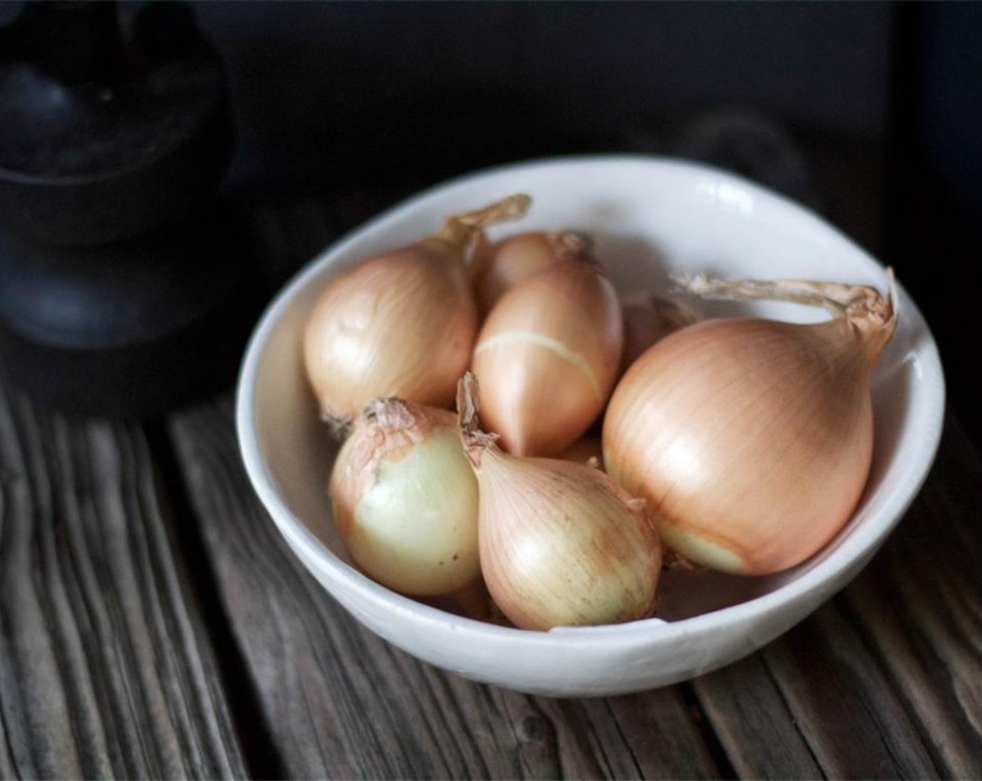 step 1 In a pot, slowly fry the Yellow Onions (3) in the Extra-Virgin Olive Oil (1 tsp) until translucent. Season with the Salt (to taste) and Ground Black Pepper (to taste). Add the sliced Garlic (2 cloves) and the Chicken Stock (1 L) and simmer for a few moments.