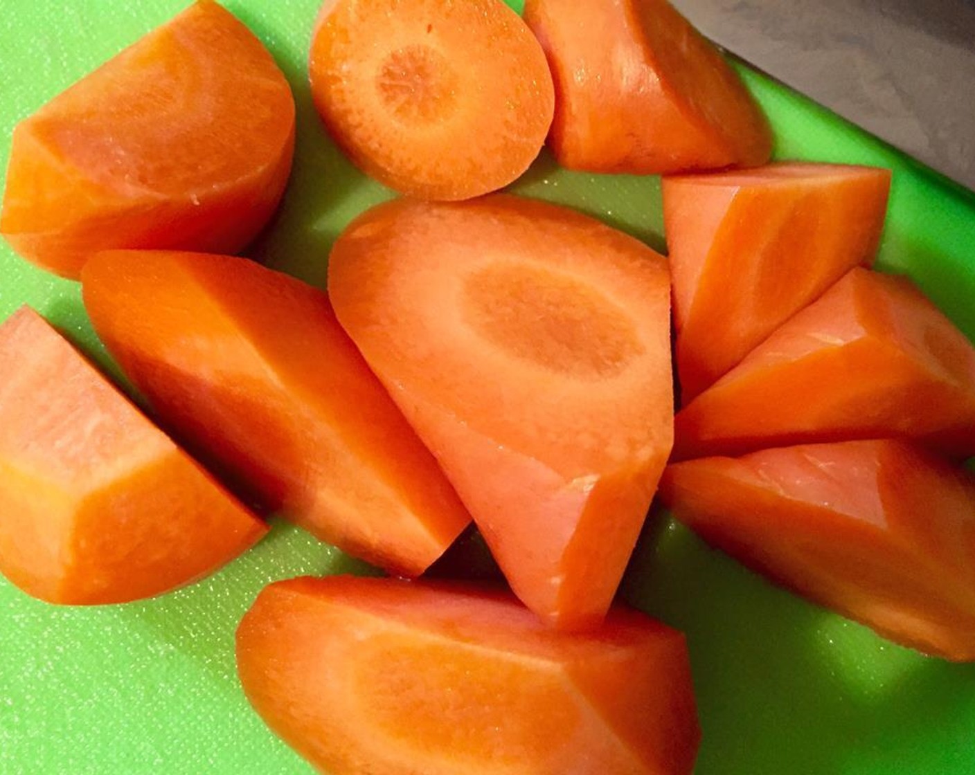 step 3 Rinse the Carrot (1) and cut it into large, bite-sized pieces as well, skin on.