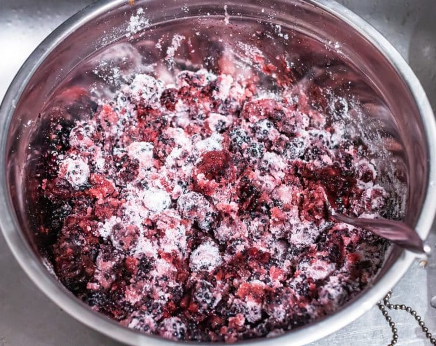 step 1 Add Fresh Blackberries (7 cups), 1 Tbsp of Lemon (1), and Caster Sugar (4 1/2 cups) to a large saucepan, mix well. Cover and leave the fruit at room temperature overnight.