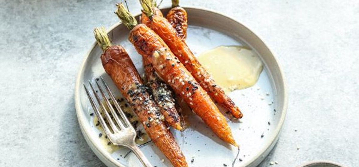 Sesame-Ginger Whole Roasted Carrots Recipe | SideChef