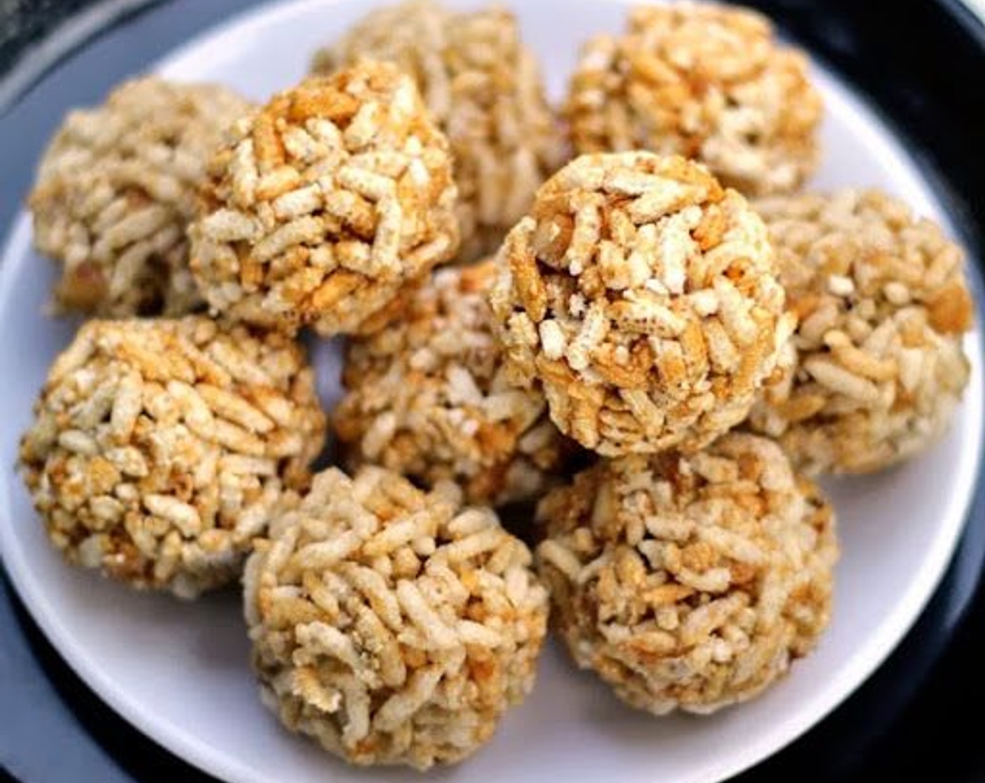 Pori Urundai (Puffed Rice Balls)