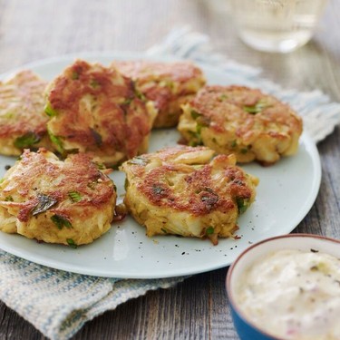 Maryland Crab Cakes with Quick Tartar Sauce Recipe | SideChef