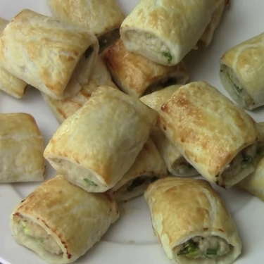 Sweet Chilli Chicken Sausage Rolls Recipe | SideChef