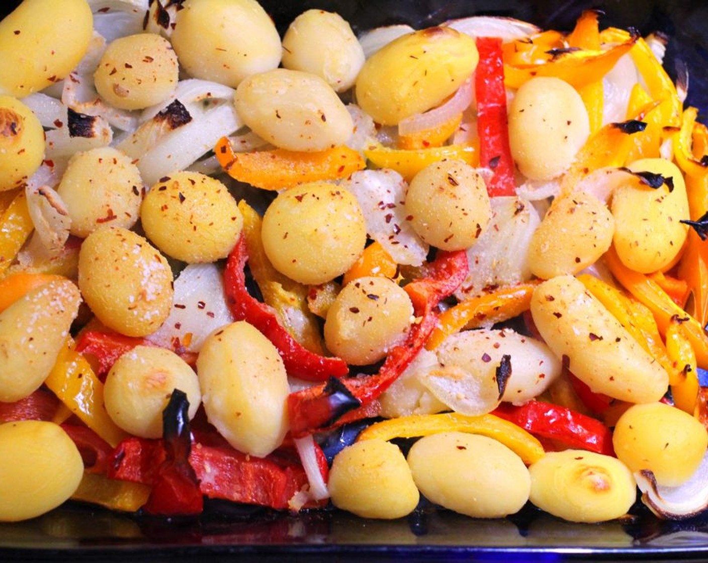 step 4 Season with Freshly Ground Black Pepper (to taste), Kosher Salt (to taste) and Garlic Paste (to taste). Roast in the oven until the onions start to caramelize, 30-45 minutes. It might take more or less time, depending on your onions - so keep an eye on them.