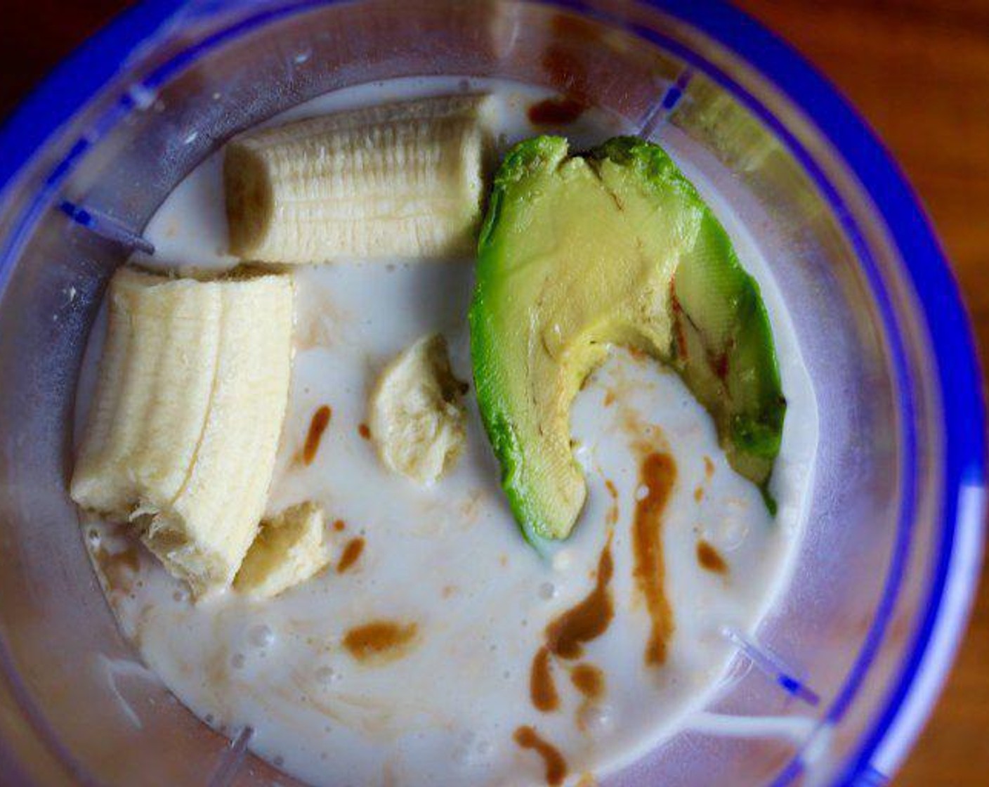 step 1 Put Coconut Water (to taste) in the bottom of your blender and add the Oats (2 cups). Top with Coconut Milk (12 fl oz). Add Bananas (2), Peanut Butter (3 Tbsp), Avocado (1/2), and Vanilla Extract (1 dash). Top with Spinach Leaves (1 handful) if using. Add your desired amount of coconut water. Blend. Serve and enjoy!